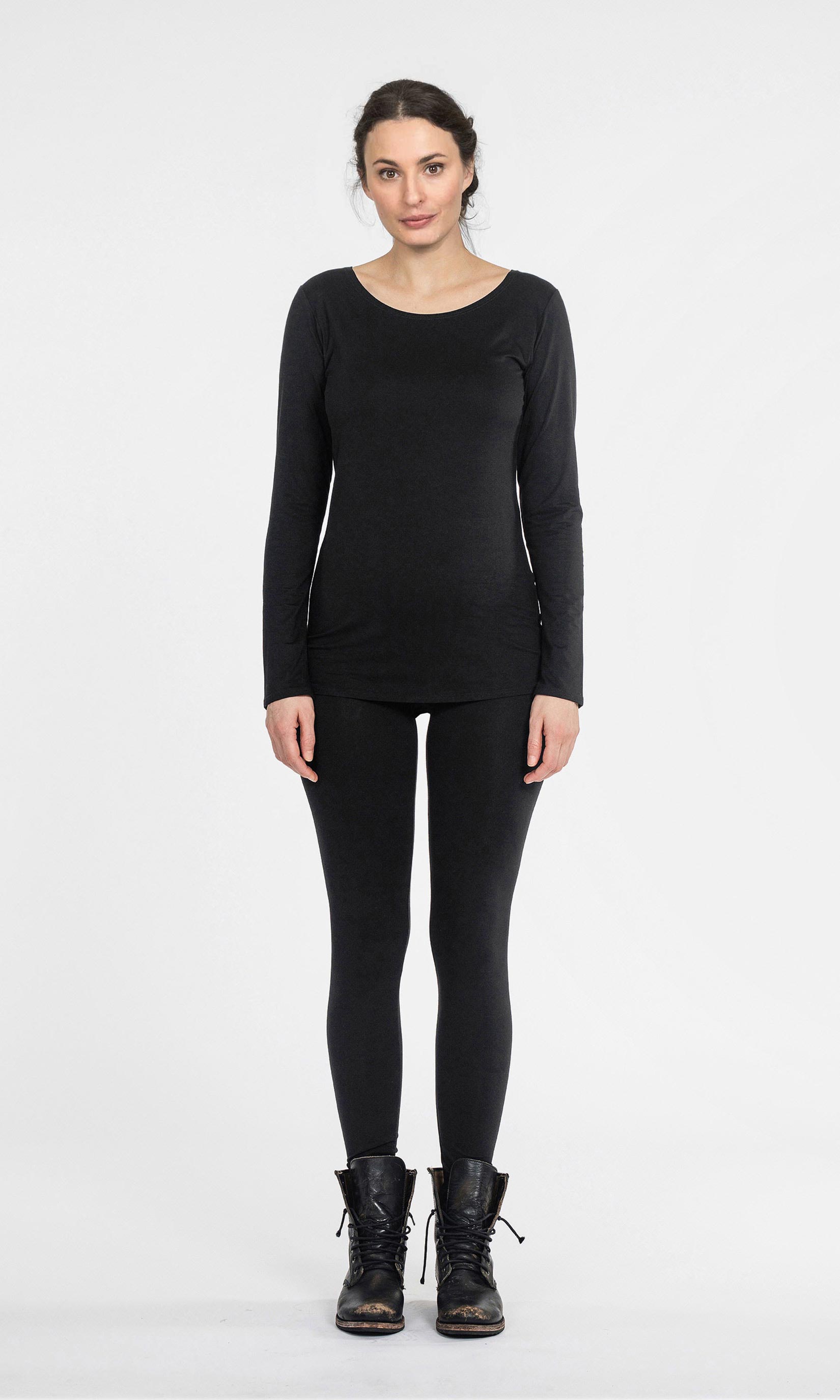 files/Olars-Ulla_AW22-23_412-Tights_svart-byxa-viskos_fr_b5d58fb9-9574-437c-9519-708ef1ccfa45.jpg